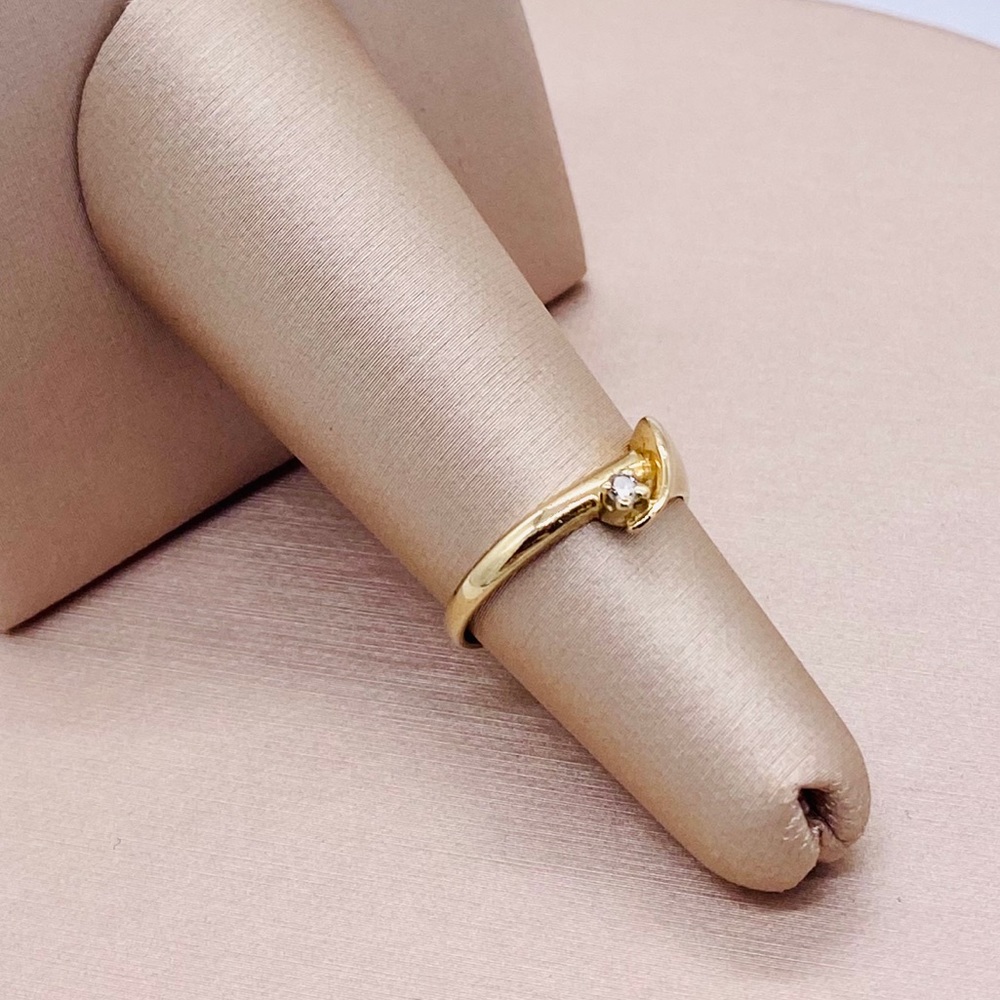 EUC 10k Yellow Gold Diamond Ring